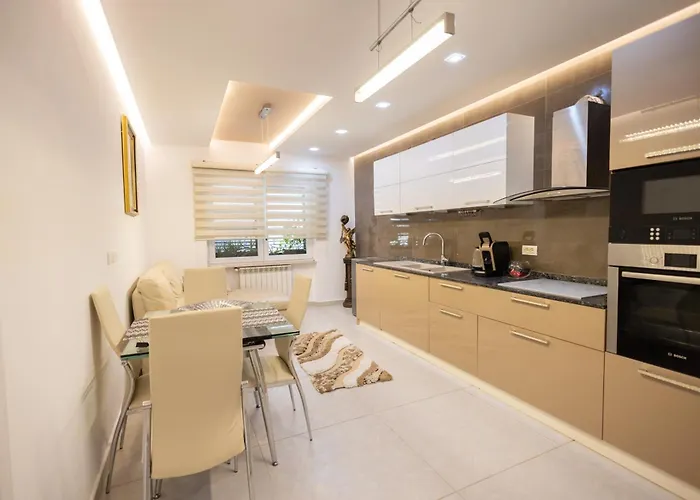 Apartment Kler-Elegant Stay Ali Demi