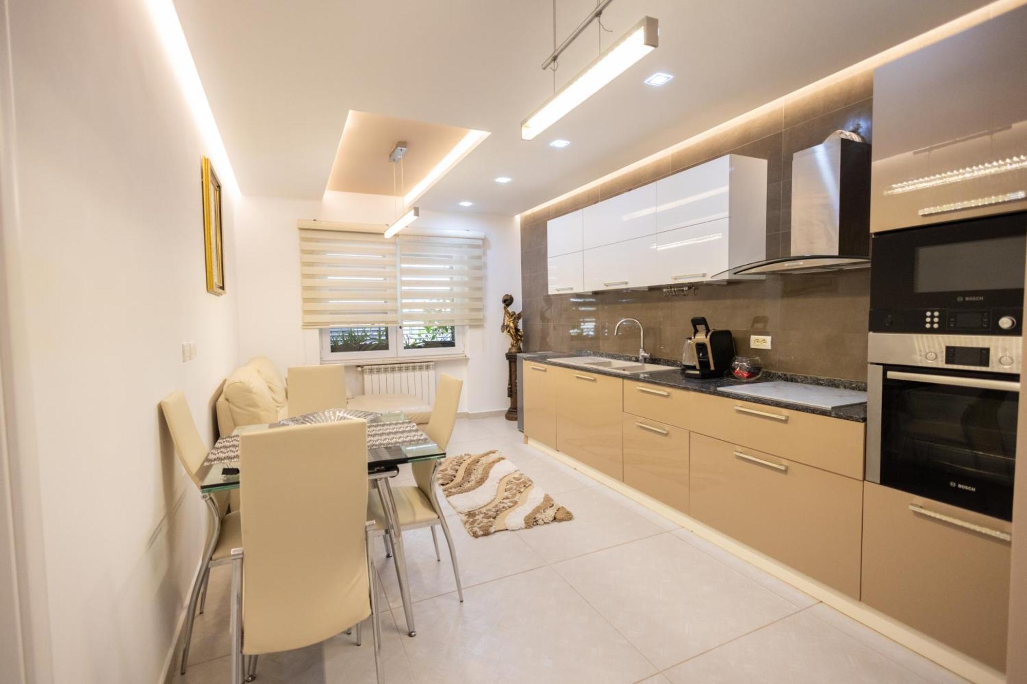Apartment Kler-elegant Ali Demi *
